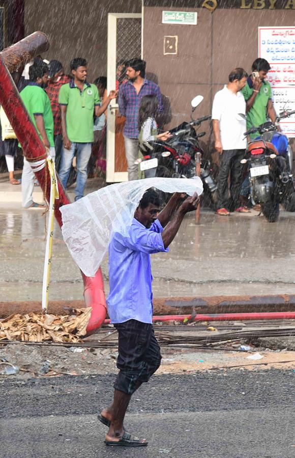 heavy rain lashes tirupati - Sakshi18