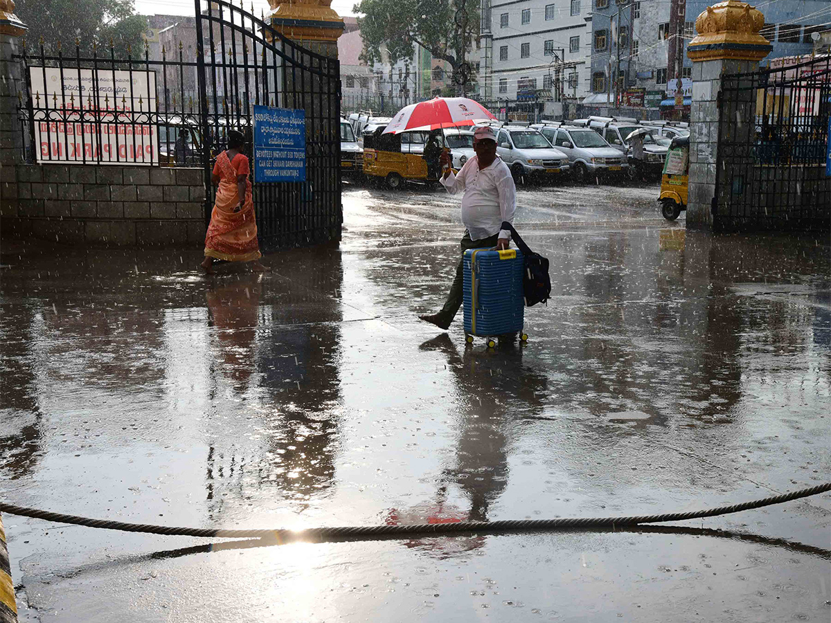 heavy rain in tirupati today photos - Sakshi20