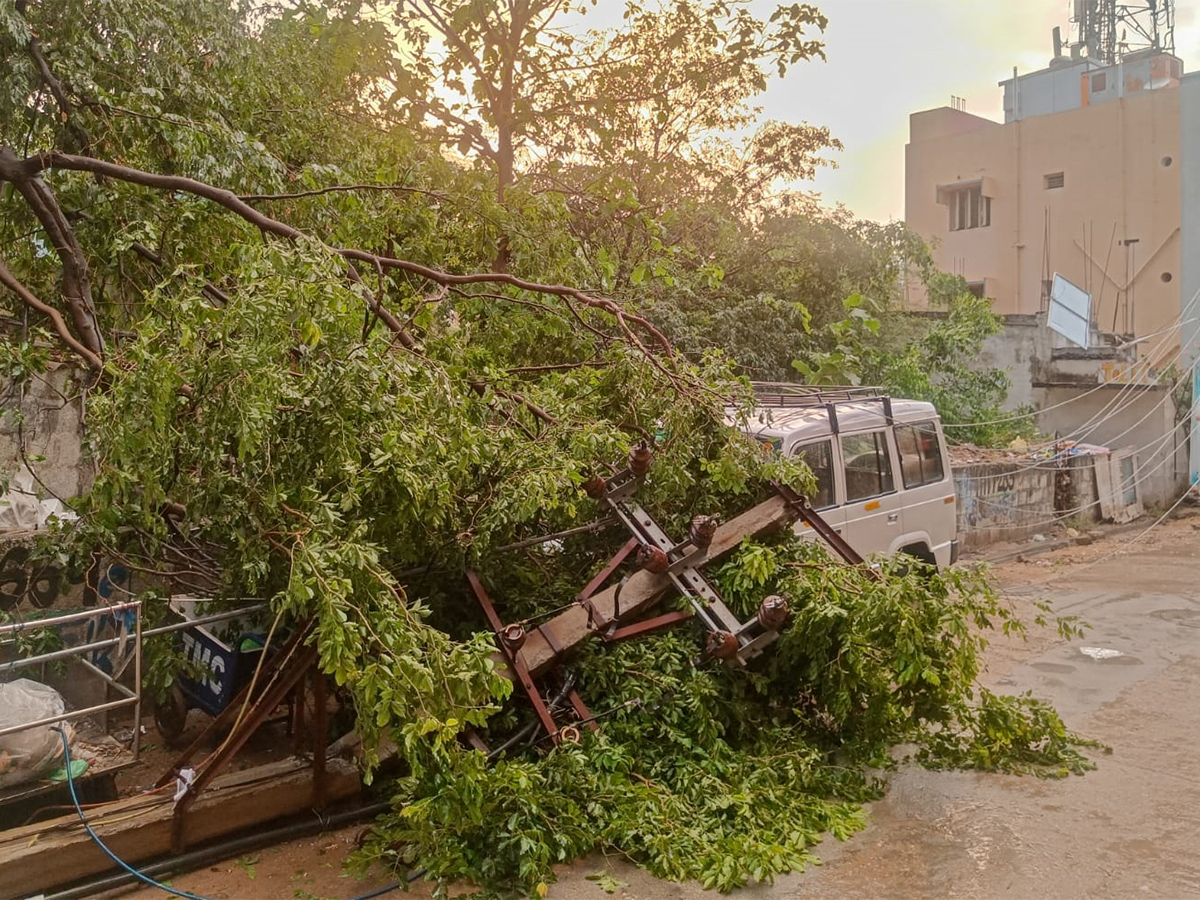 heavy rain in tirupati today photos - Sakshi25