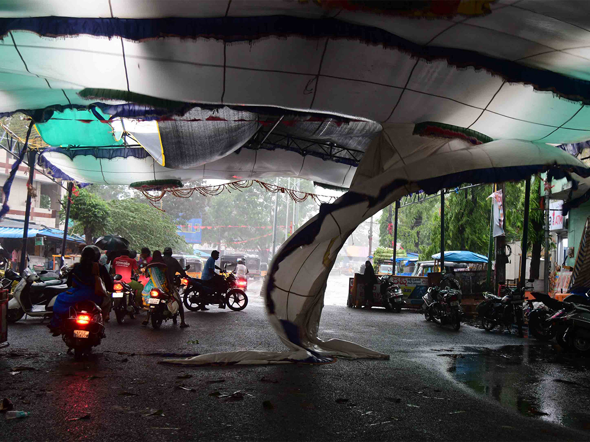 heavy rain in tirupati - Sakshi3