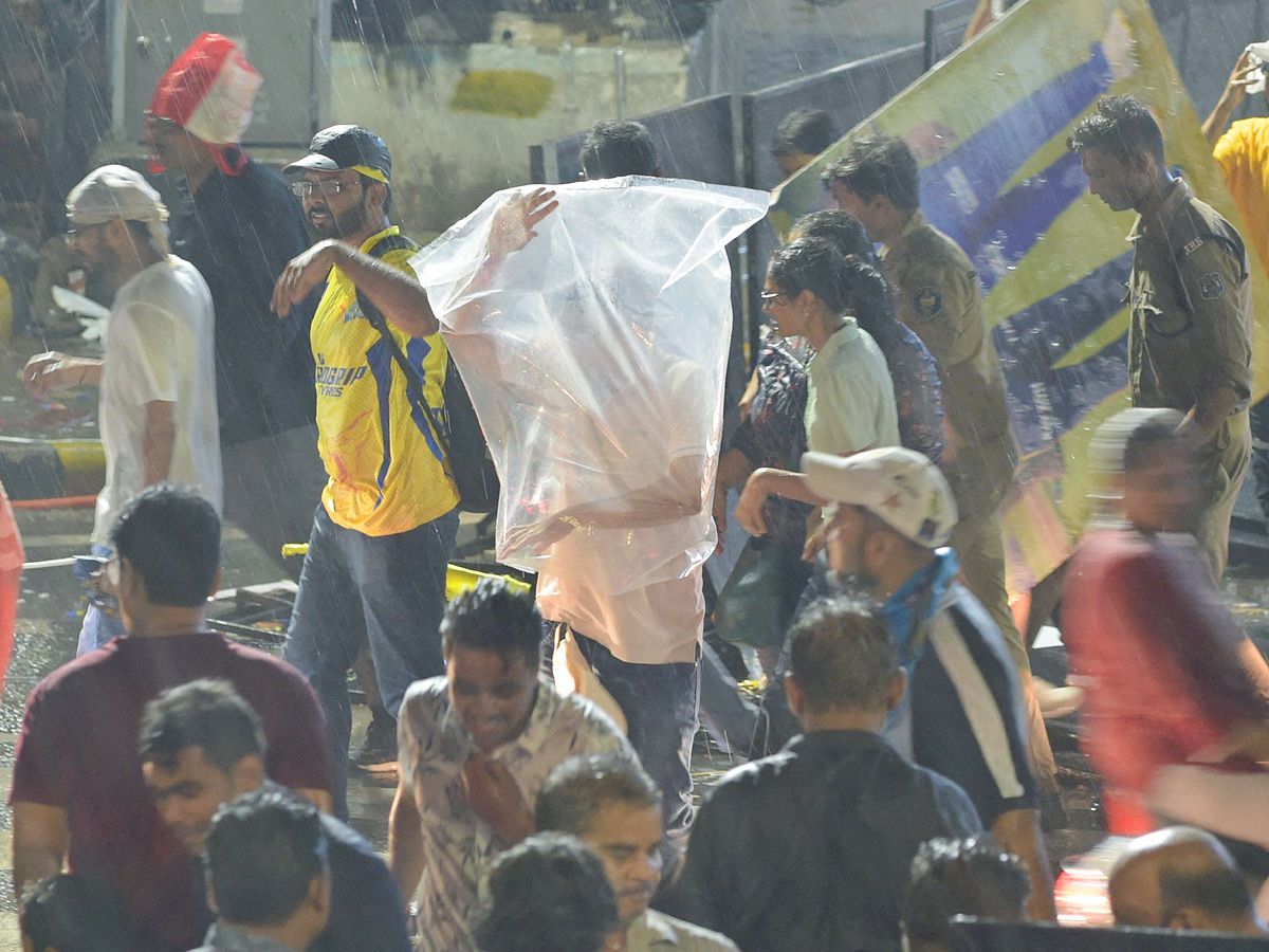 IPL Final Match Fans Disappointed Due to Heavy Rain Photos - Sakshi13