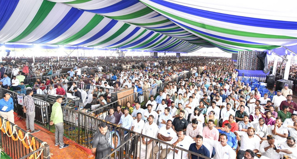 CM YS Jagan Lays Foundation Stone For Bhogapuram Airport Photos - Sakshi14