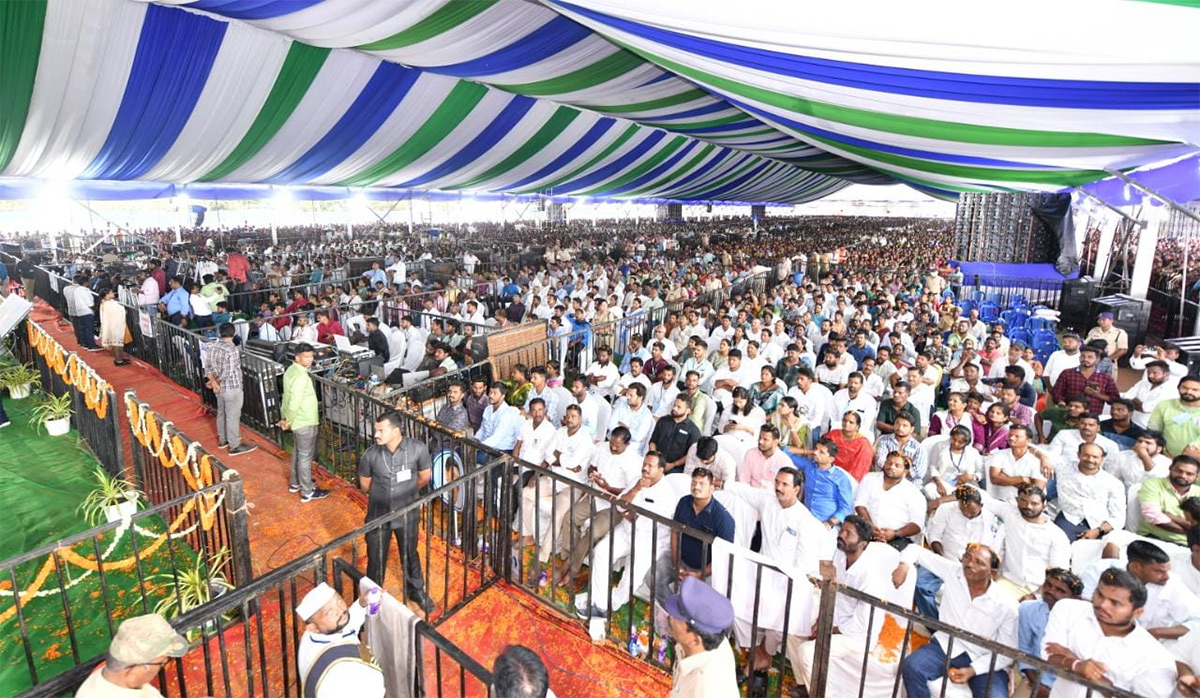 CM YS Jagan Lays Foundation Stone For Bhogapuram Airport Photos - Sakshi16