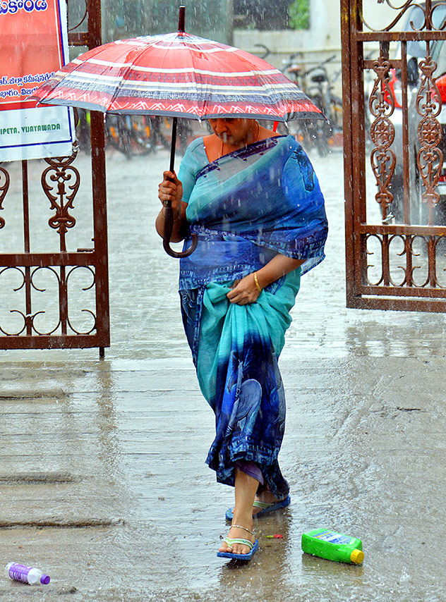 Heavy Rains in Vijayawada - Sakshi13