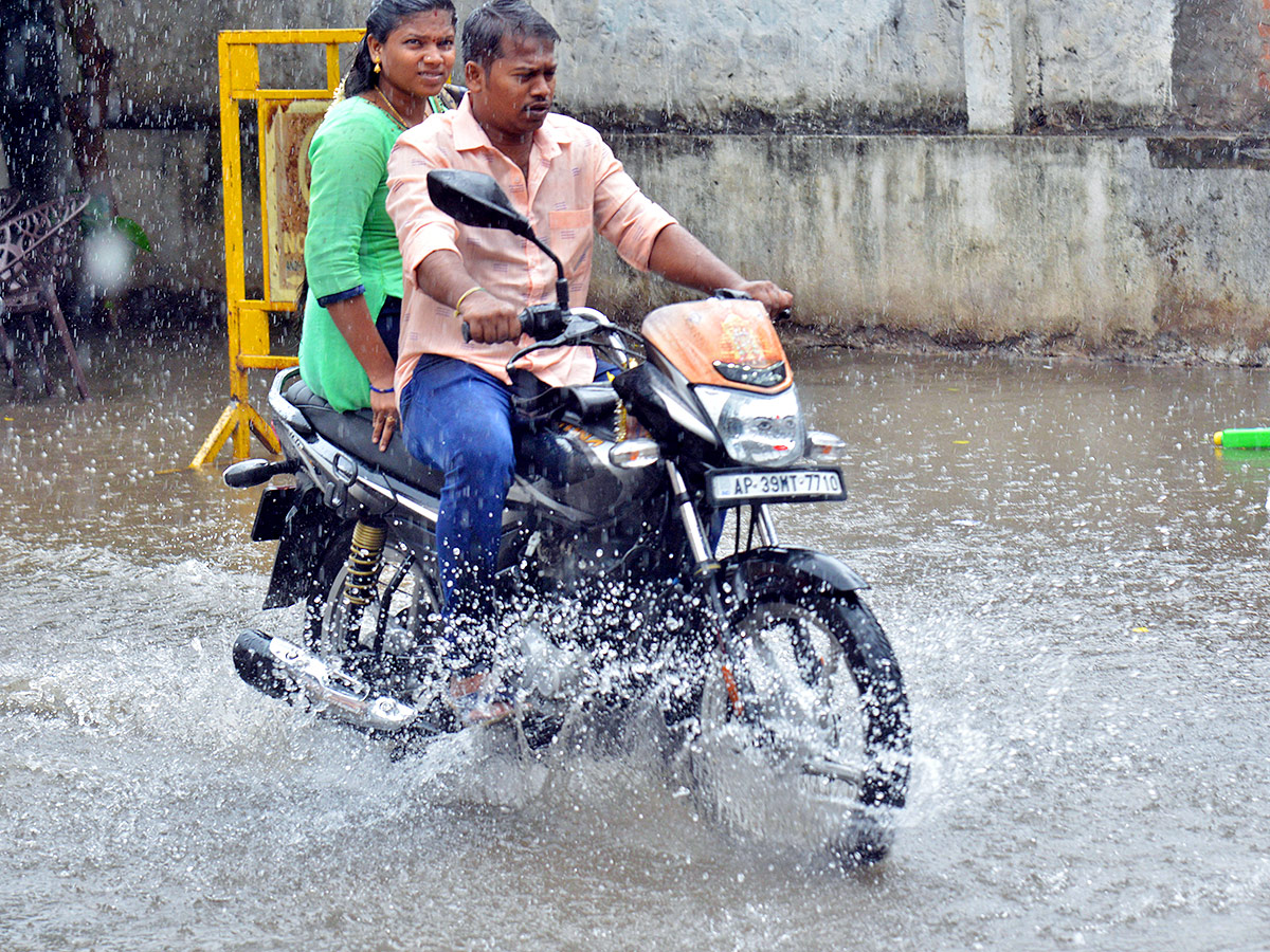 Heavy Rains in Vijayawada - Sakshi6