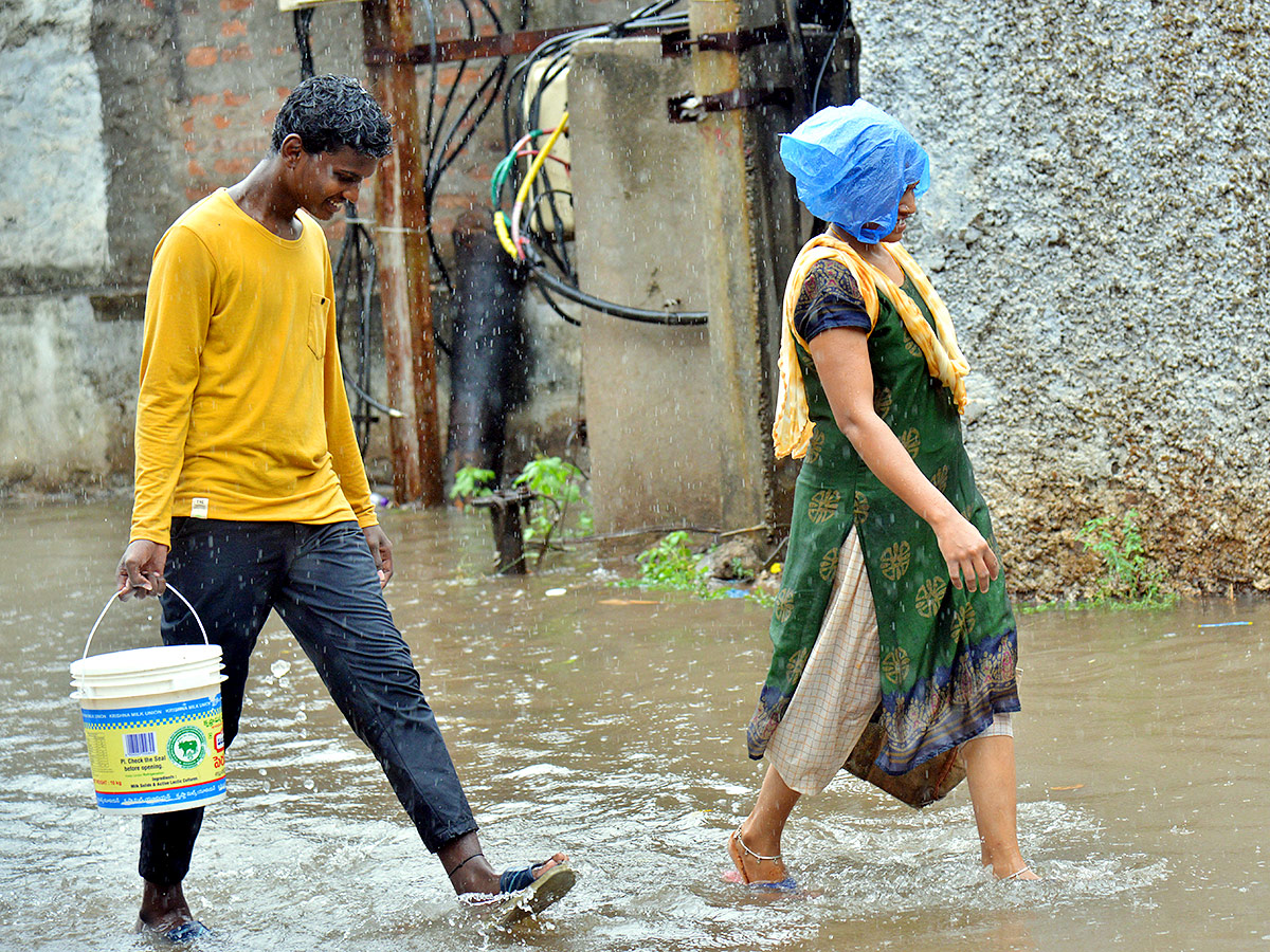 Heavy Rains in Vijayawada - Sakshi9