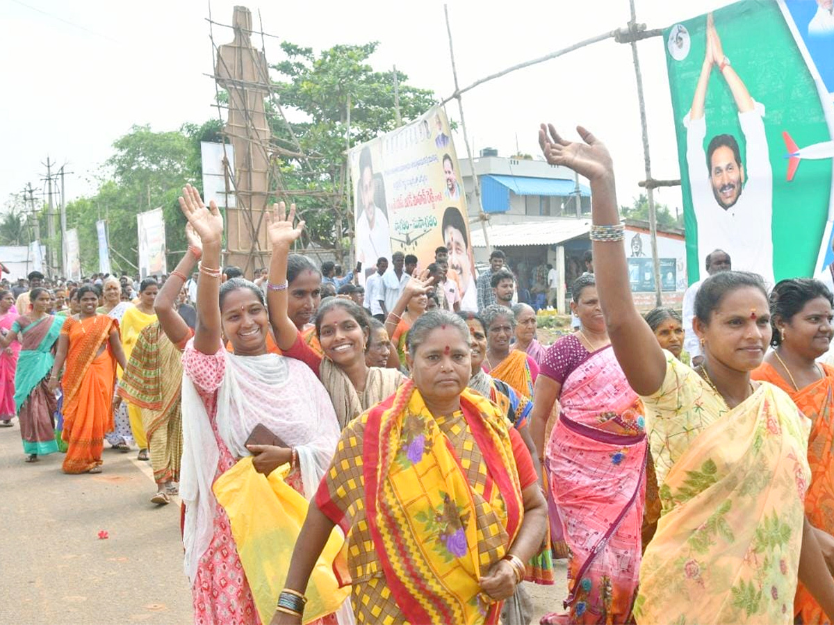 ap cm ys jagan tour visakhapatnam vizianagaram photos - Sakshi5