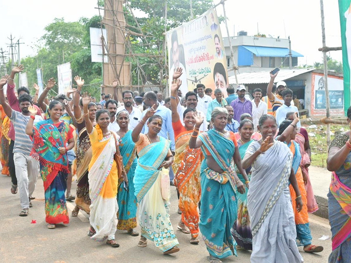 ap cm ys jagan tour visakhapatnam vizianagaram photos - Sakshi9