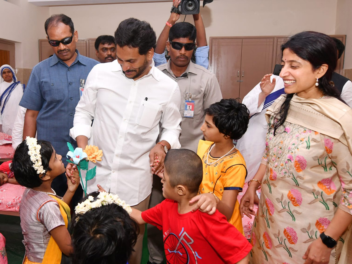 CM YS Jagan YS Bharati At vijayawada Nirmal Hriday Bhavan Photos - Sakshi19