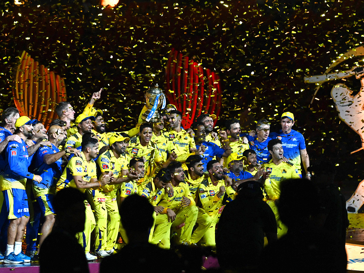 Chennai SUper Kings win 5th title in thriller Photos - Sakshi4