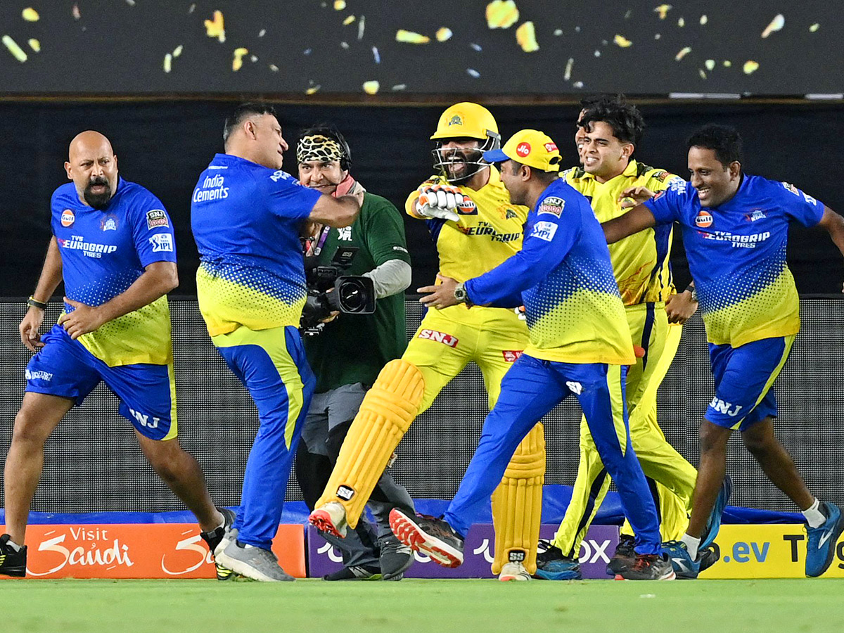 Chennai SUper Kings win 5th title in thriller Photos - Sakshi5