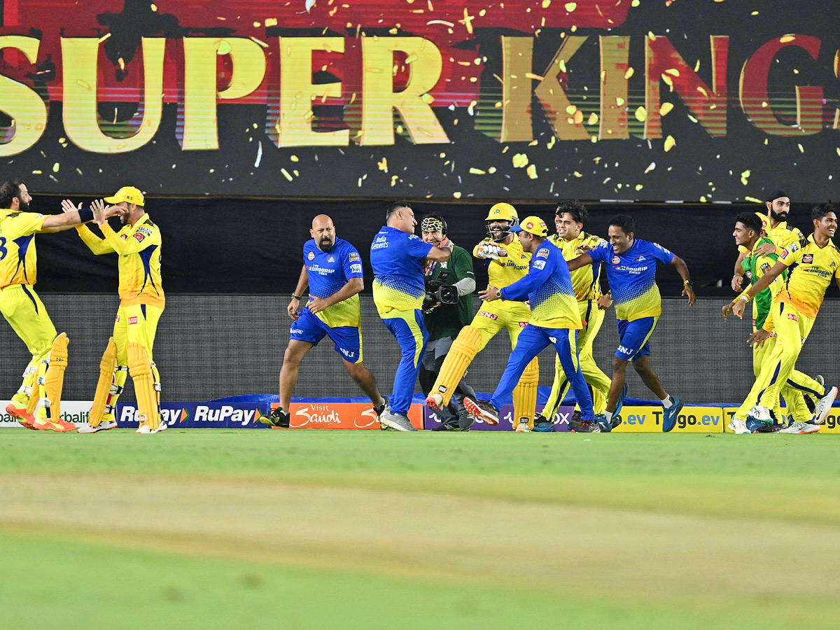 Chennai SUper Kings win 5th title in thriller Photos - Sakshi8