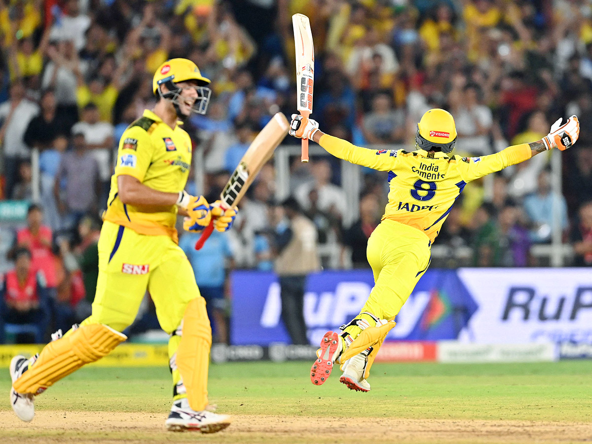 Chennai SUper Kings win 5th title in thriller Photos - Sakshi10