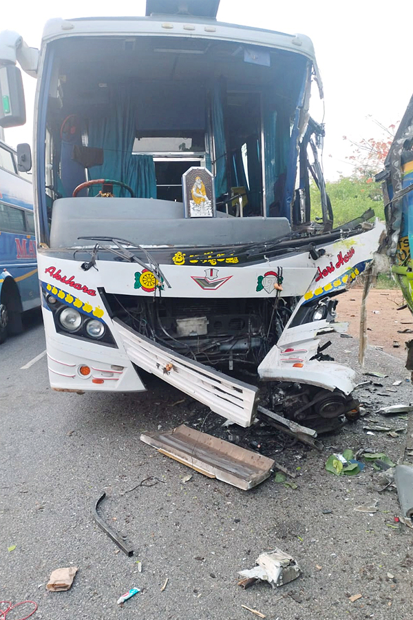 Pushpa 2 Artists Injured In A Bus Accident Near Narkatpally Photos - Sakshi2