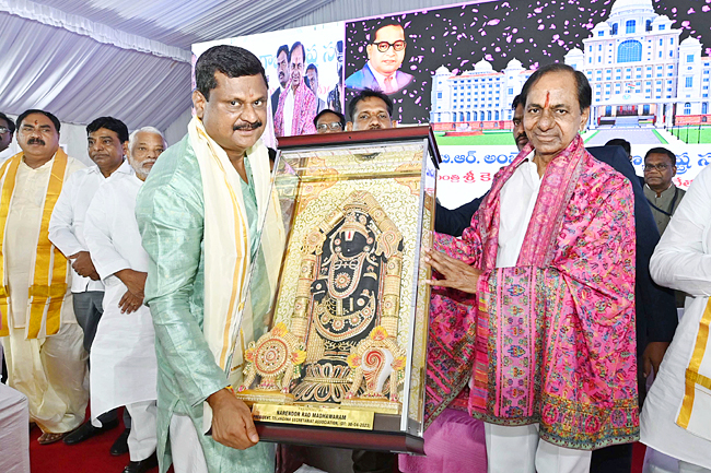 CM KCR Inaugurates New Telangana Secretariat Building Photos - Sakshi2