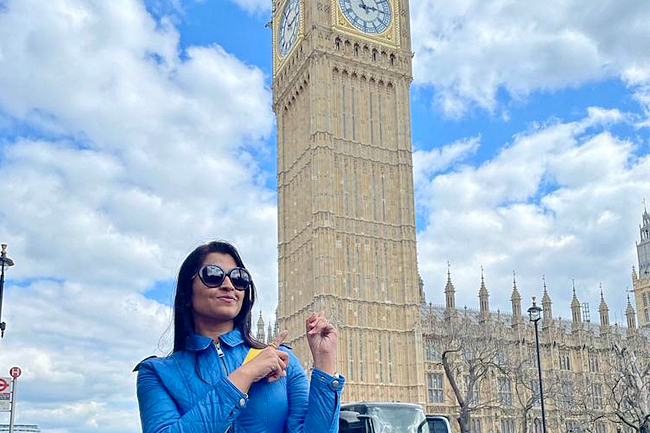 Anchor syamala visited London photos - Sakshi11