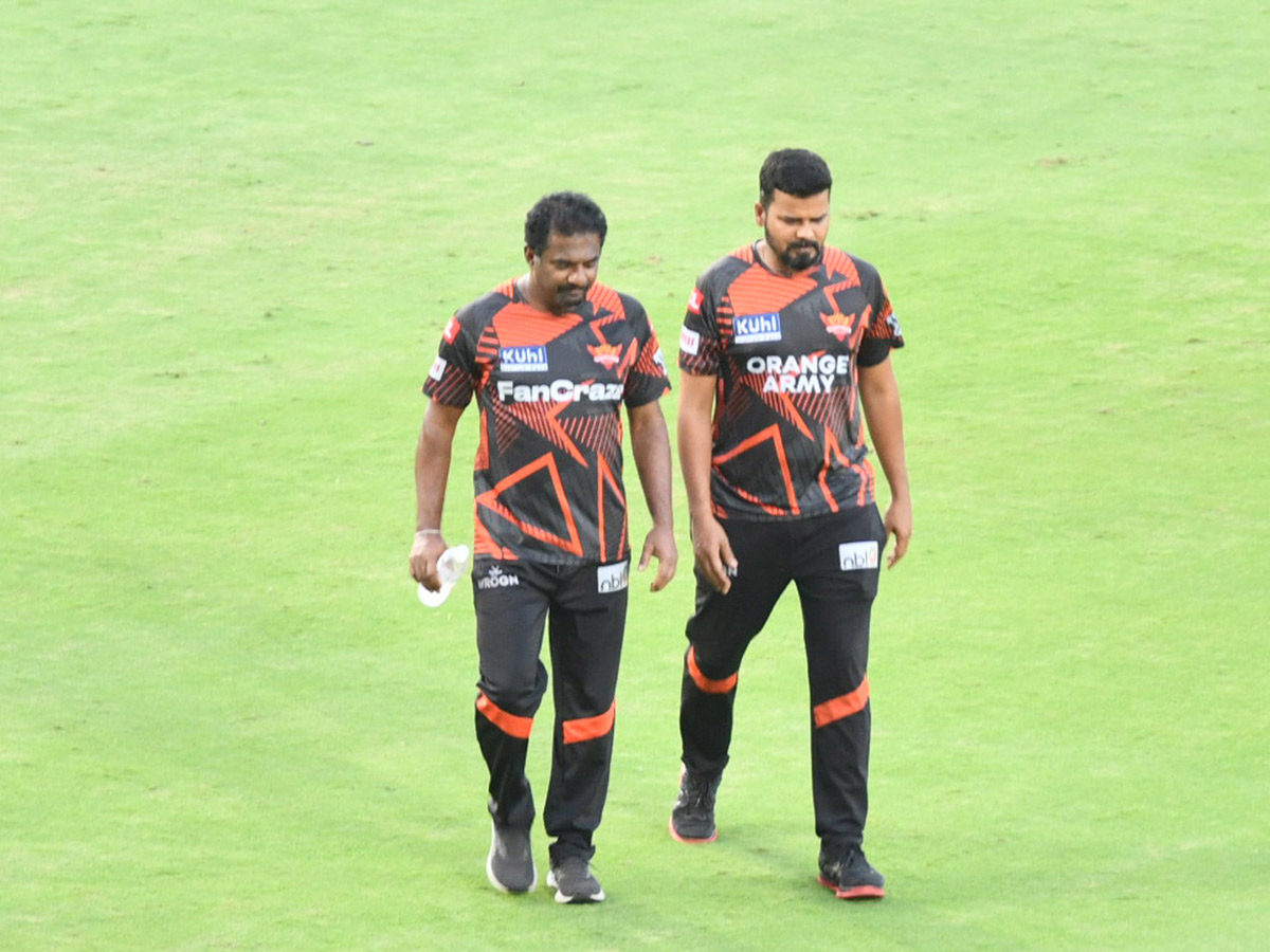 SRHvsKKR Players Practice In Uppal Stadium - Sakshi11