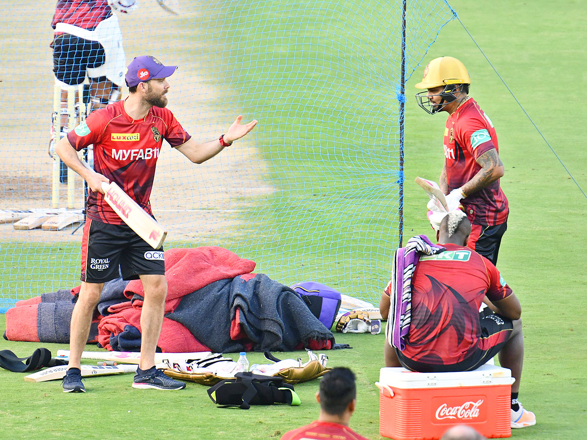 SRHvsKKR Players Practice In Uppal Stadium - Sakshi14