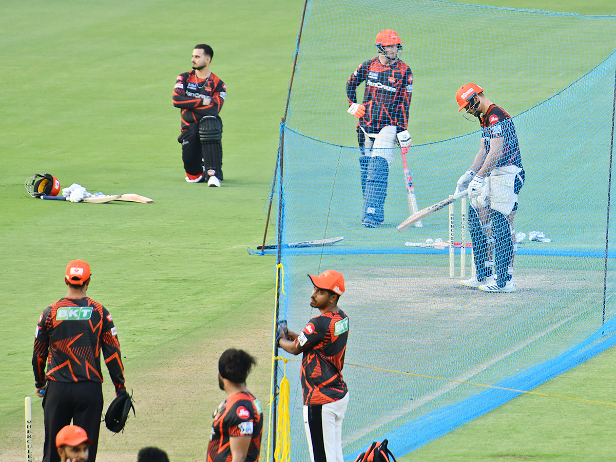 SRHvsKKR Players Practice In Uppal Stadium - Sakshi2