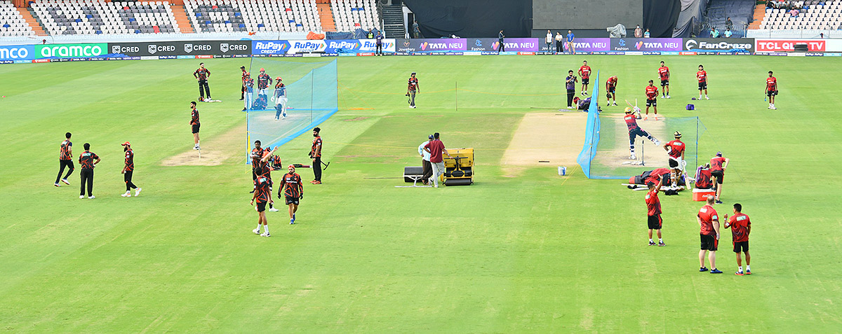 SRHvsKKR Players Practice In Uppal Stadium - Sakshi8