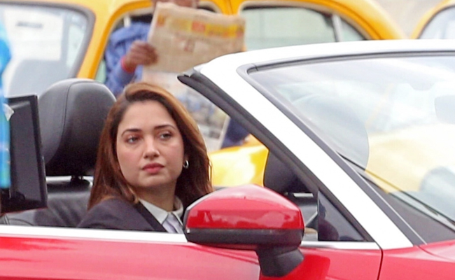 Chiranjeevi Spotted Driving The Iconic Yellow Taxi In Kolkata - Sakshi6