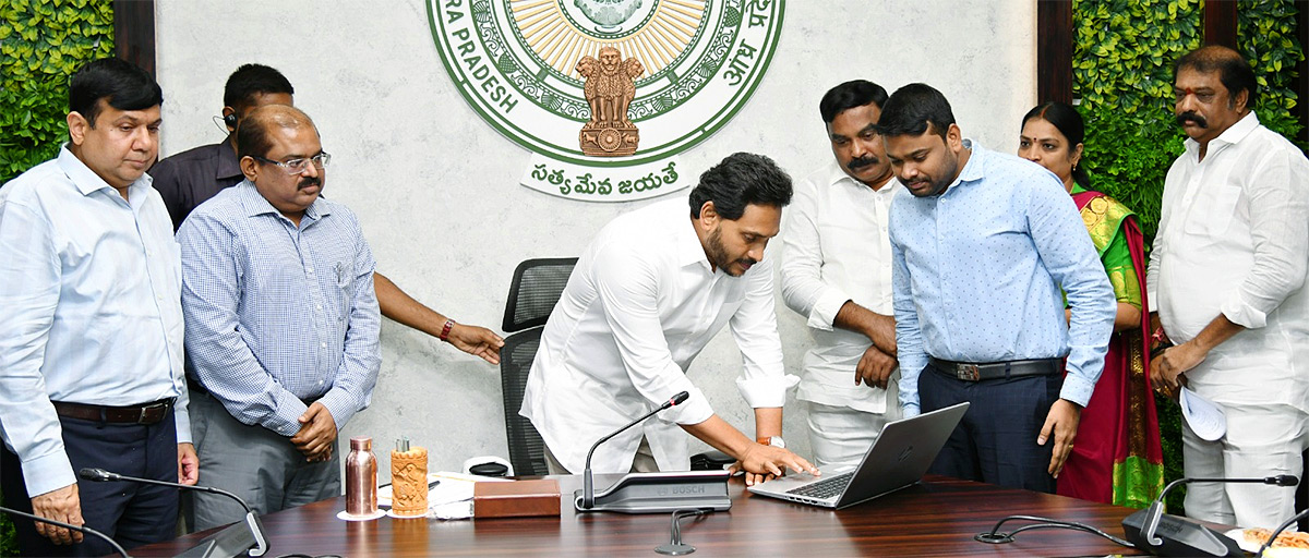 CM YS Jagan Deposited YSR Kalyanamasthu And YSR Shaadi Tohfa Amount - Sakshi3