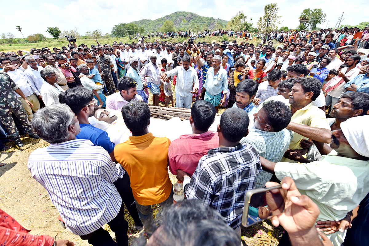 State funeral For Martyred Army Jawan In Karimnagar  - Sakshi13