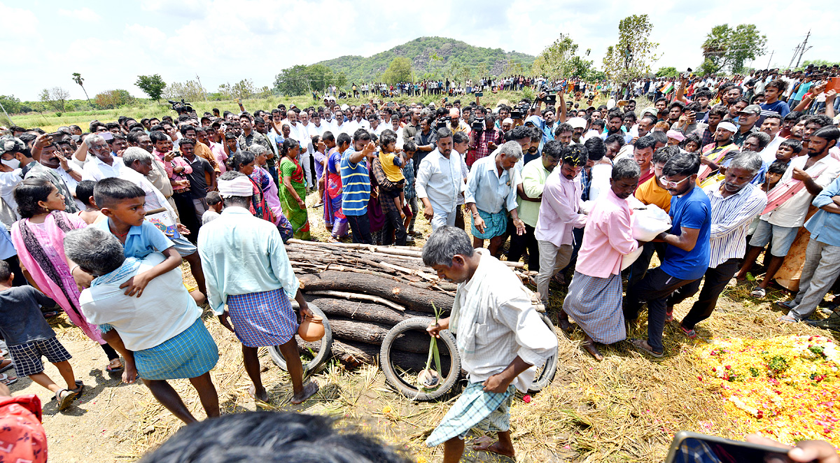 State funeral For Martyred Army Jawan In Karimnagar  - Sakshi14