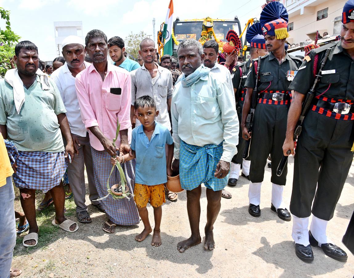 State funeral For Martyred Army Jawan In Karimnagar  - Sakshi27