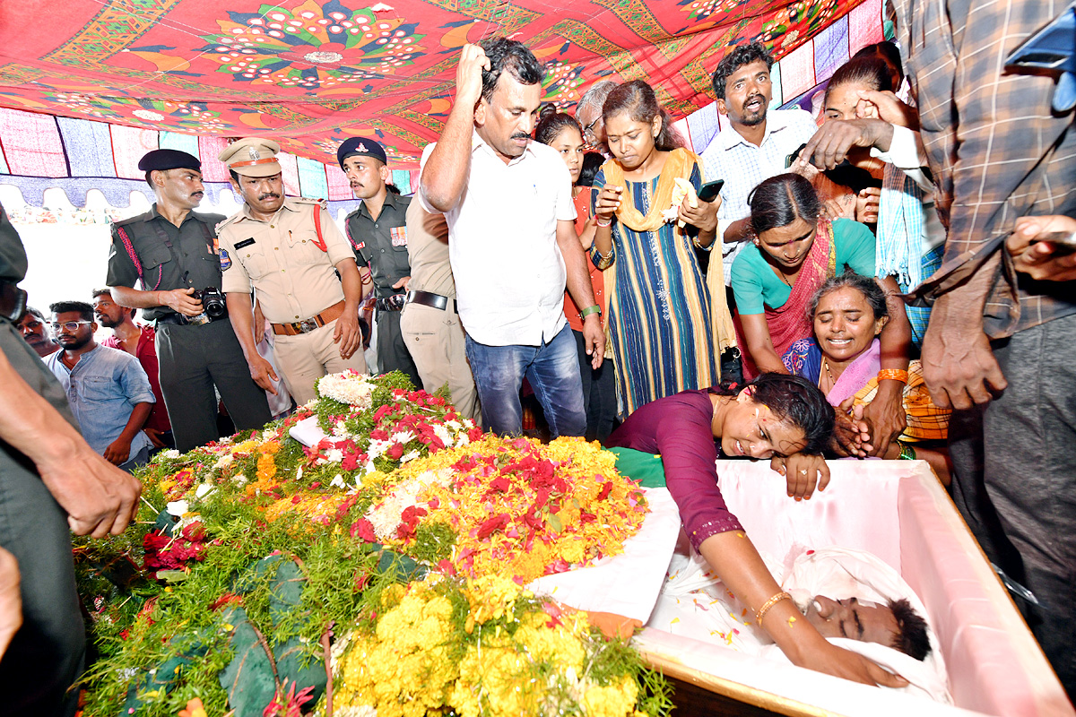 State funeral For Martyred Army Jawan In Karimnagar  - Sakshi28