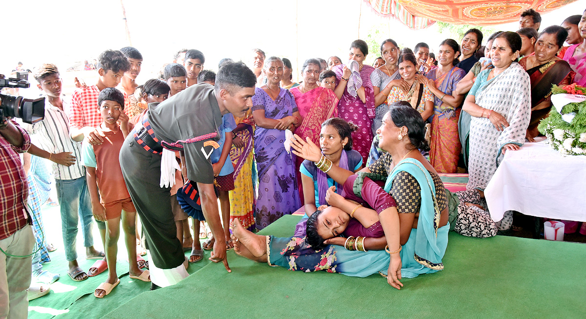 State funeral For Martyred Army Jawan In Karimnagar  - Sakshi34