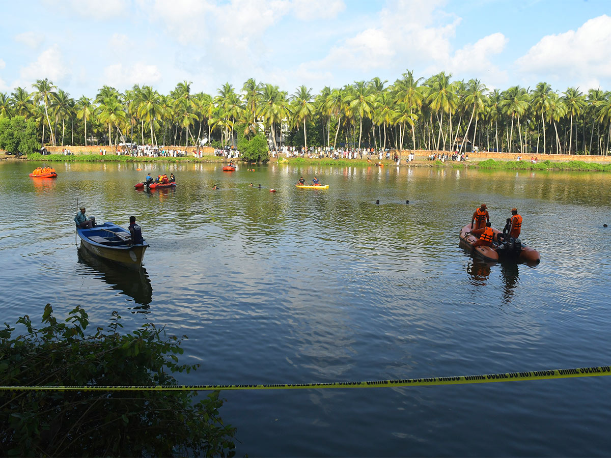 tourist boat that capsized in Malappuram, Kerala Pics - Sakshi11