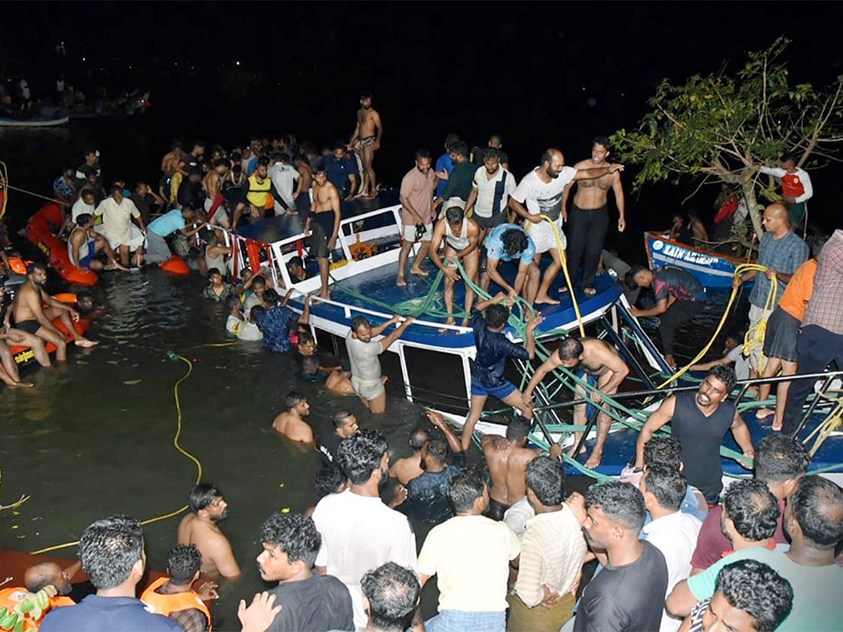 tourist boat that capsized in Malappuram, Kerala Pics - Sakshi3