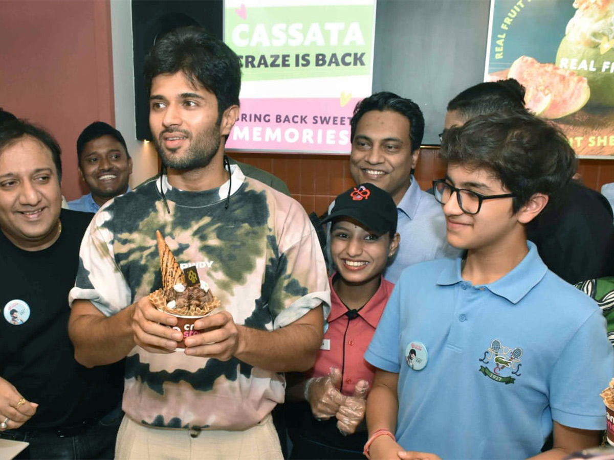 Actor Vijay Deverakonda Launches His Ice Cream Center - Sakshi12