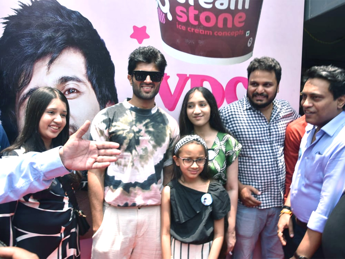 Actor Vijay Deverakonda Launches His Ice Cream Center - Sakshi23