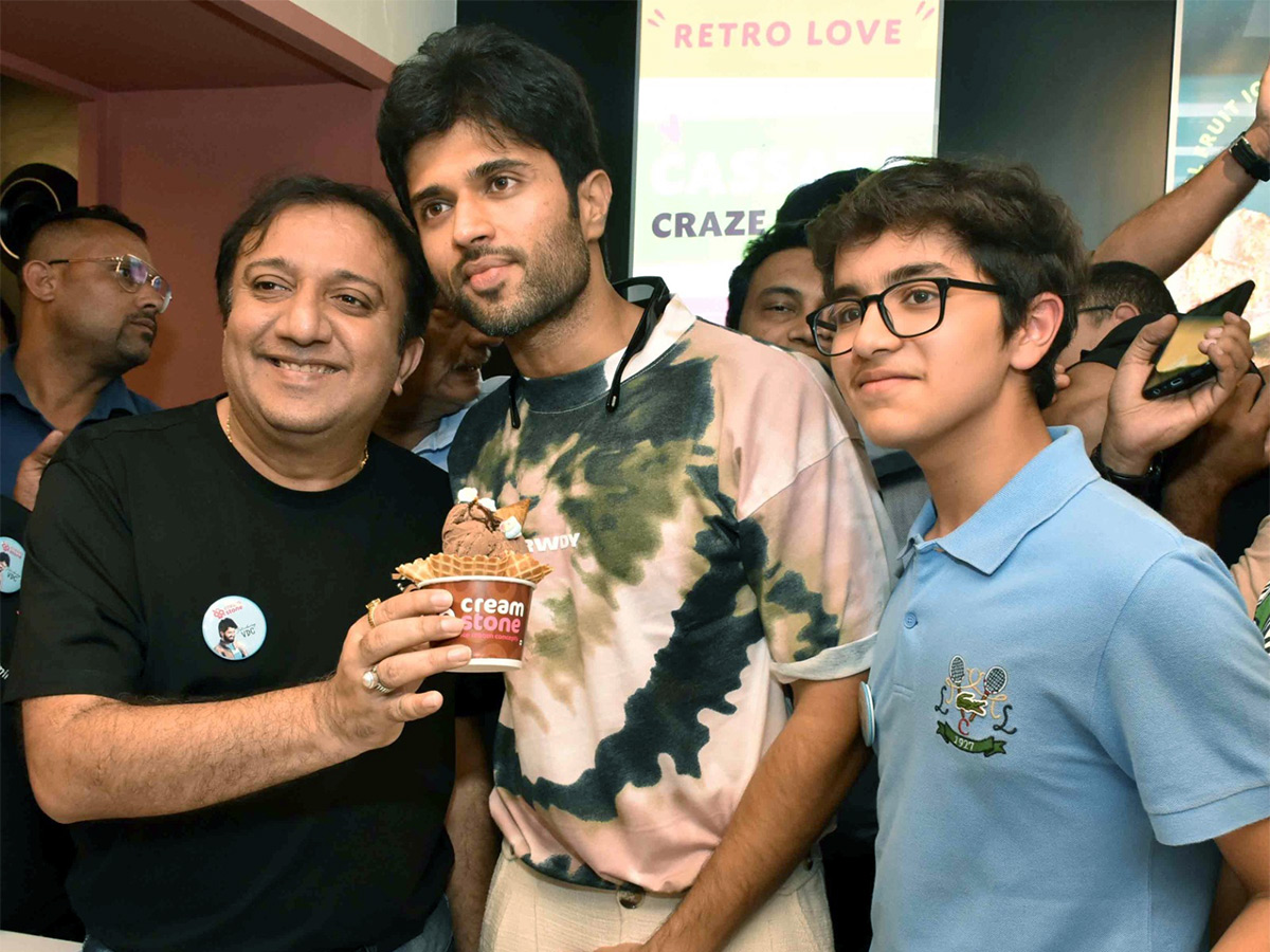 Actor Vijay Deverakonda Launches His Ice Cream Center - Sakshi3