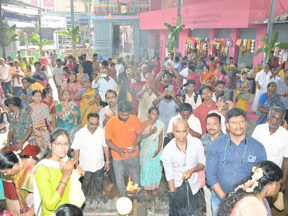 MLA Bhumana Karunakar Reddy Visit Tataiahgunta Gangamma Temple At Tirupati Photos - Sakshi16