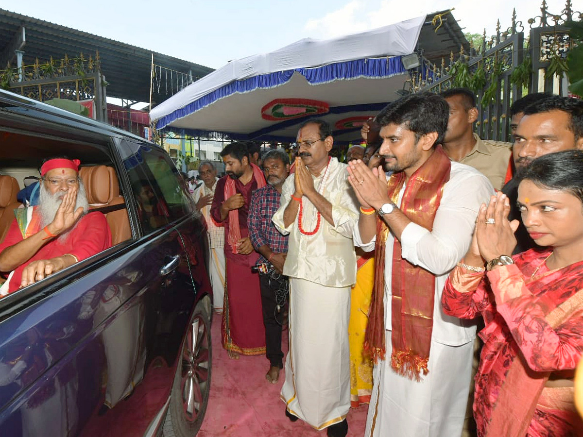 MLA Bhumana Karunakar Reddy Visit Tataiahgunta Gangamma Temple At Tirupati Photos - Sakshi7