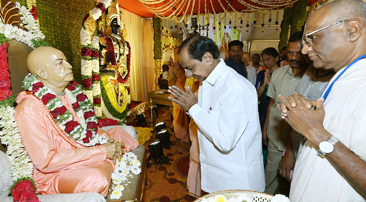 inaugurating The SriKrishna Temple in Hyderabad - Sakshi12