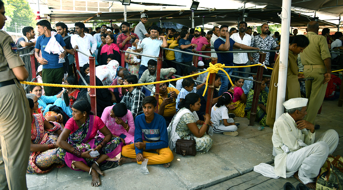 Fish Medicine Distribution Nampally Exhibition Grounds Photos - Sakshi20