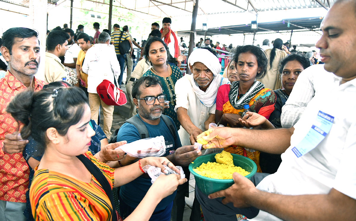 Fish Medicine Distribution Nampally Exhibition Grounds Photos - Sakshi25