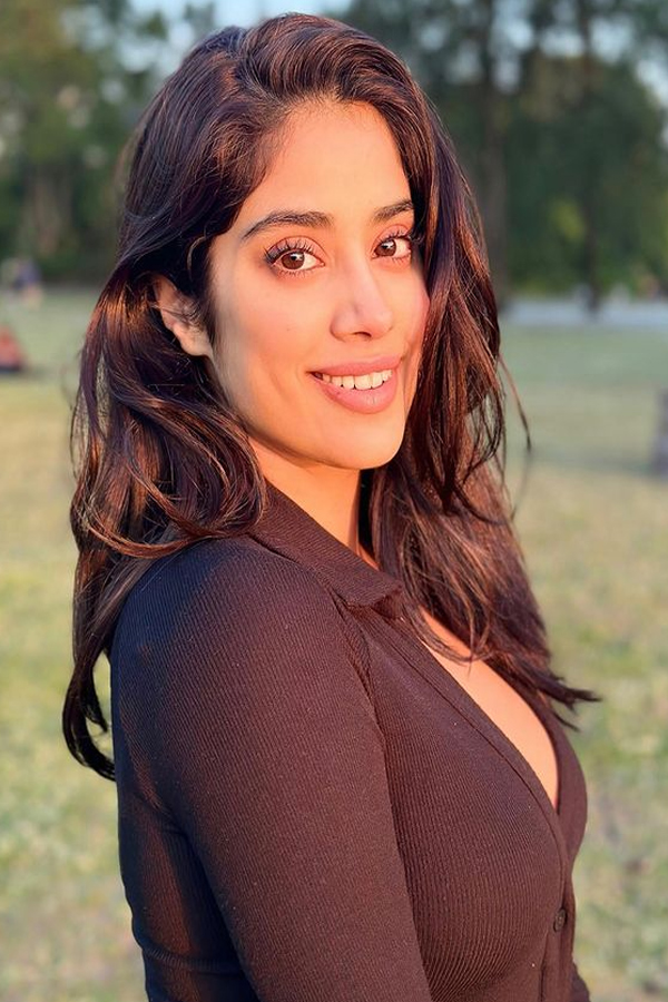 Janhvi Kapoor Enjoys Golden Hour, Black Dress Pics Goes Viral - Sakshi5