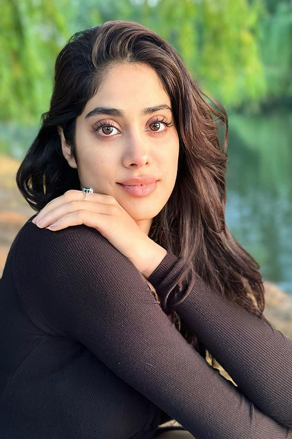 Janhvi Kapoor Enjoys Golden Hour, Black Dress Pics Goes Viral - Sakshi2