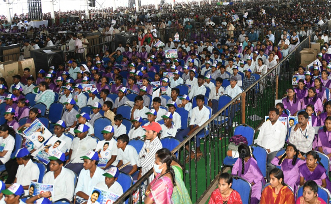 AP CM YS Jagan At Krosuru Jagananna Vidya Kanuka Program Photo Gallery - Sakshi11