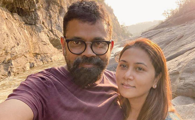 Director Sukumar Thabitha 14 Years Of Marriage Rare Photos - Sakshi18