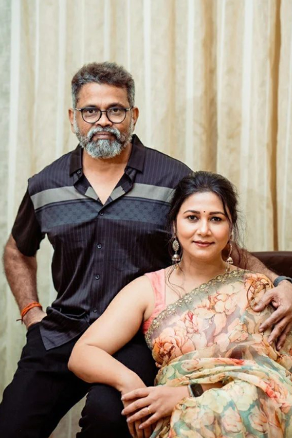 Director Sukumar Thabitha 14 Years Of Marriage Rare Photos - Sakshi26