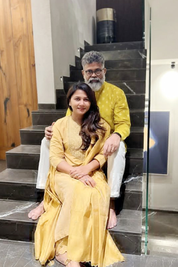 Director Sukumar Thabitha 14 Years Of Marriage Rare Photos - Sakshi28