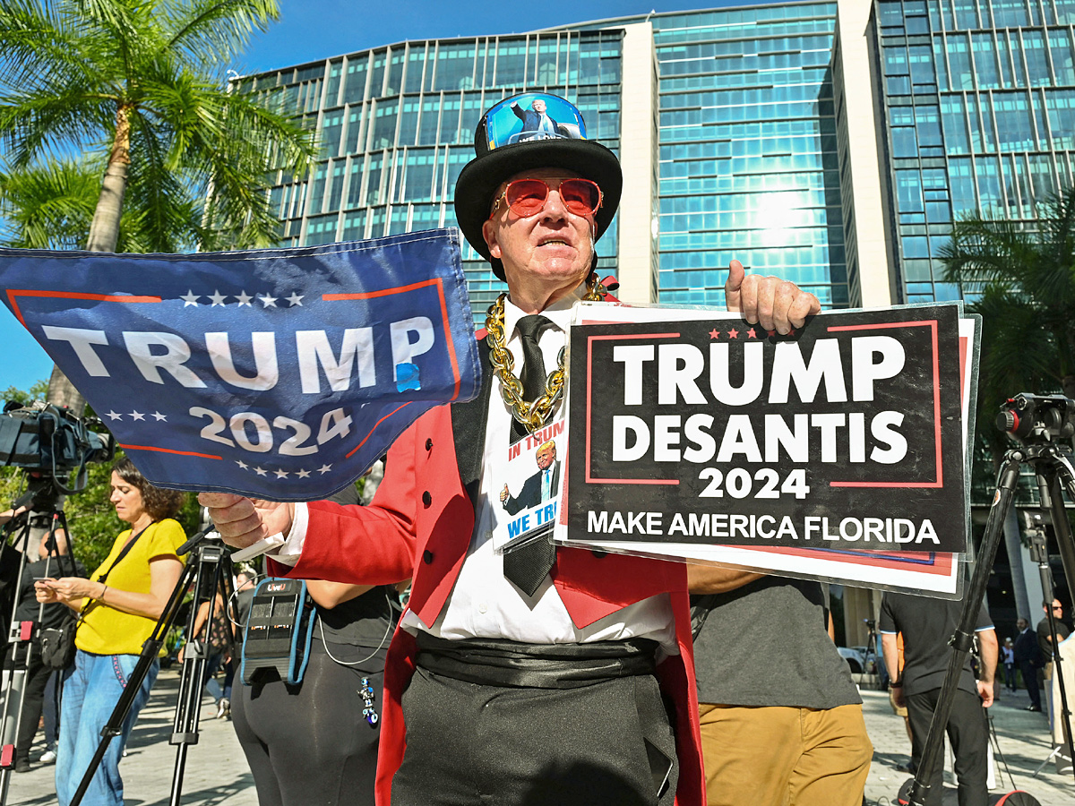 Miami braces for protests as Trump arrives Photos - Sakshi4