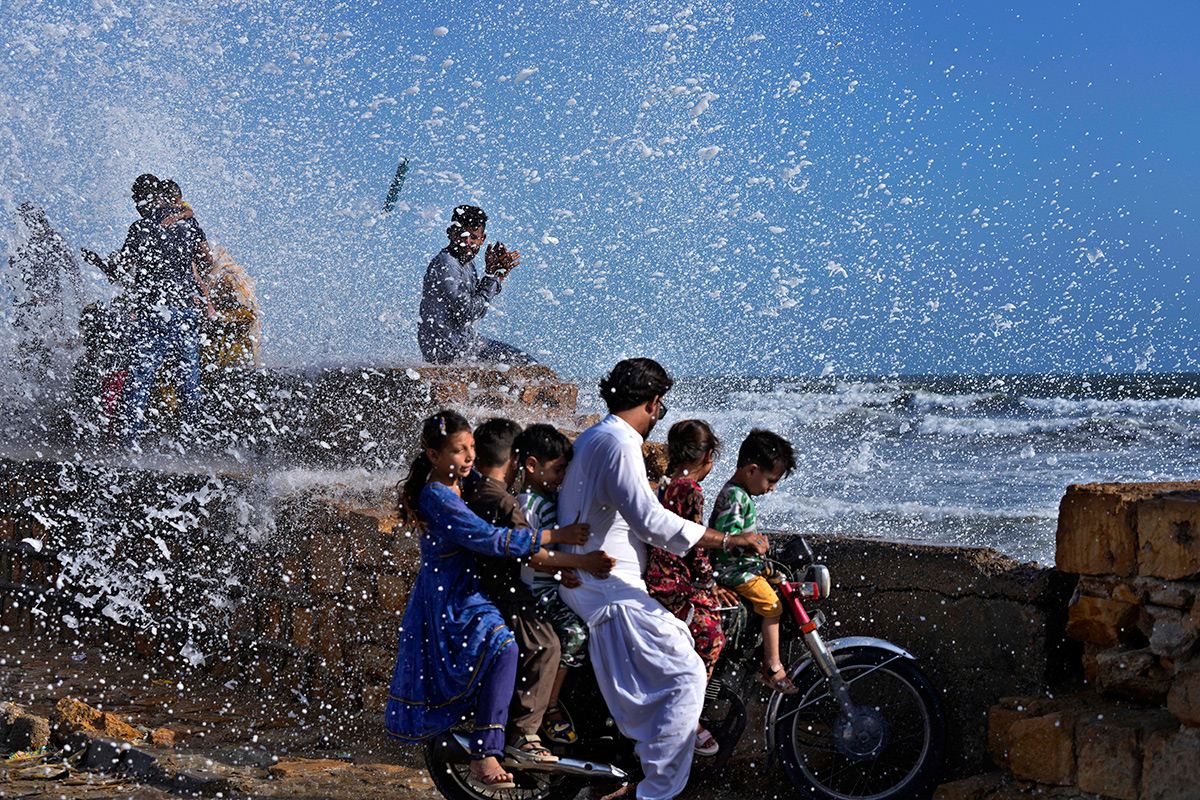 cyclone biporjoy in mumbai - Sakshi15