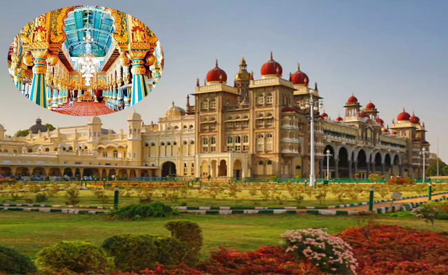 Top 10 Beautiful Palaces In India - Sakshi2